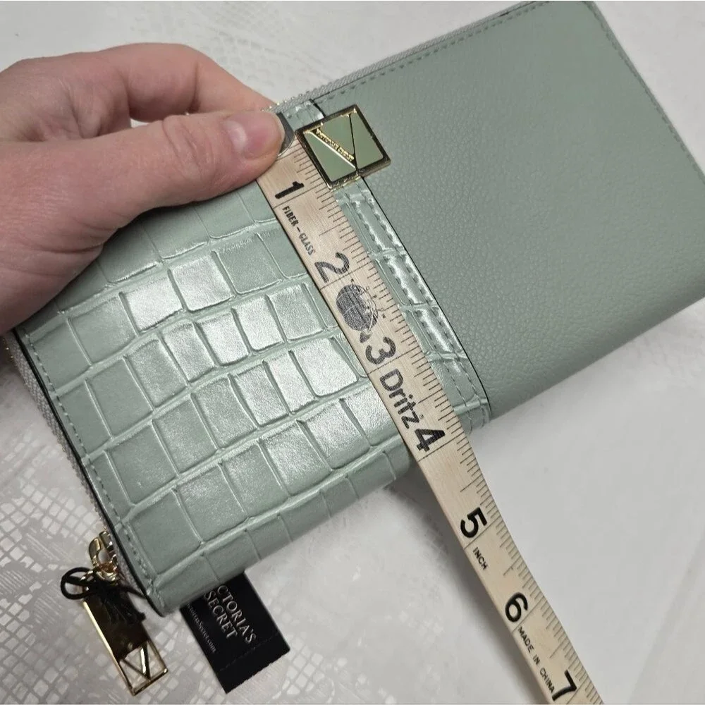 Victoria's Secret Teal Croc Embossed Vegan Leather Large Bi-Fold Wallet NWT - Picture 12 of 13